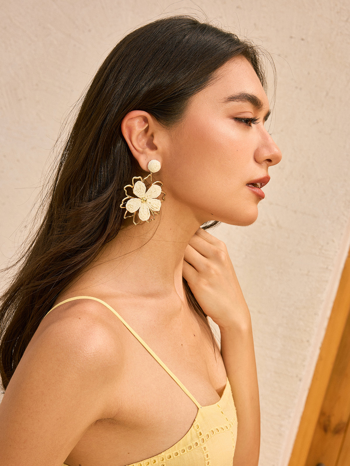 Woven Petal Outline Flower Earrings