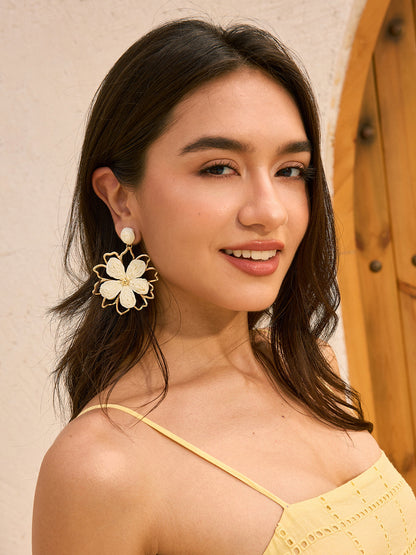 Woven Petal Outline Flower Earrings